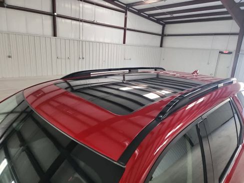 Used 2025 Honda Pilot Touring image 9