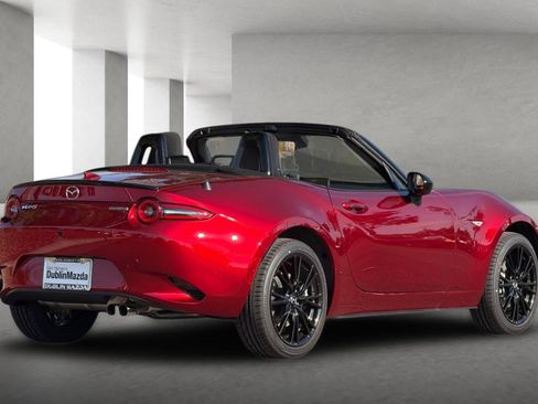 New 2026 MAZDA MX-5 Miata Club w/ Weather Package RWD image 4