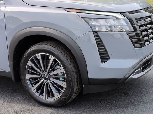 New 2026 Nissan Pathfinder Platinum AWD/4WD image 9