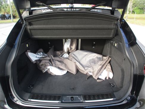 Used 2024 Jaguar F-PACE R-Dynamic S image 12