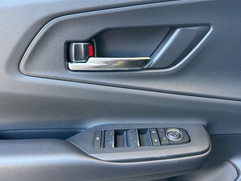 New 2027 Toyota Prius Plug-In Hybrid FWD image 9