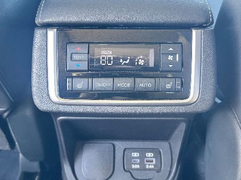 Used 2023 Subaru Ascent Limited w/ Technology Package image 11