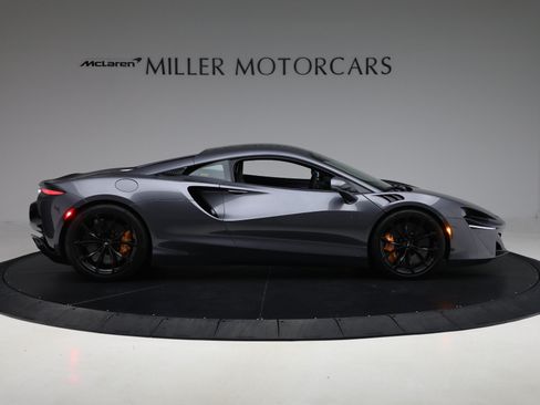 Used 2024 McLaren Artura RWD image 9