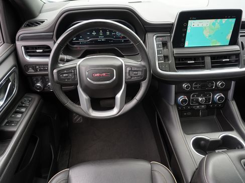 Used 2023 GMC Yukon XL SLT AWD/4WD image 20