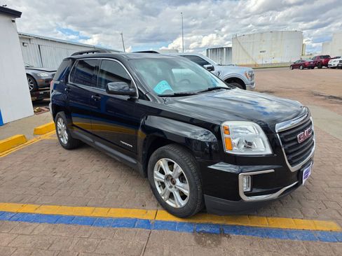 Used 2017 GMC Terrain SLE w/ Driver Alert Package I AWD/4WD image 3