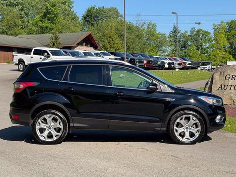 Used 2017 Ford Escape Titanium w/ Equipment Group 301A AWD/4WD image 5
