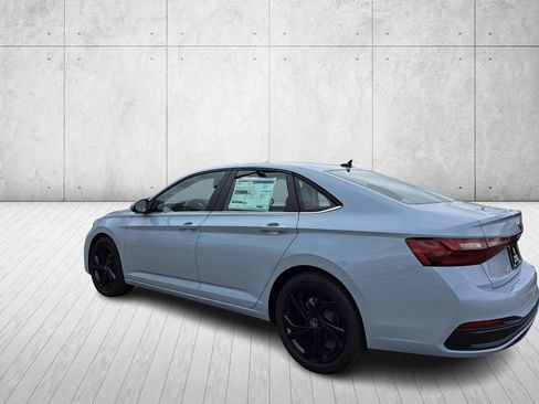 New 2026 Volkswagen Jetta SE image 7