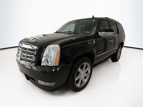Used 2010 Cadillac Escalade Premium AWD/4WD image 3