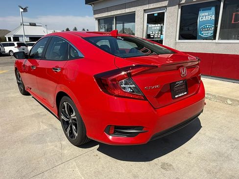 Used 2017 Honda Civic Touring image 4