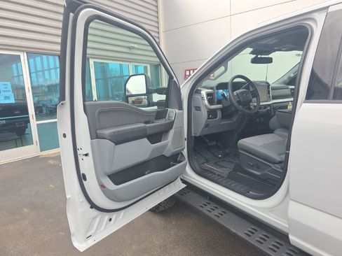 New 2026 Ford F250 XLT w/ XLT Premium Package AWD/4WD image 17