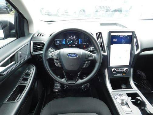 Used 2022 Ford Edge SE AWD/4WD image 13