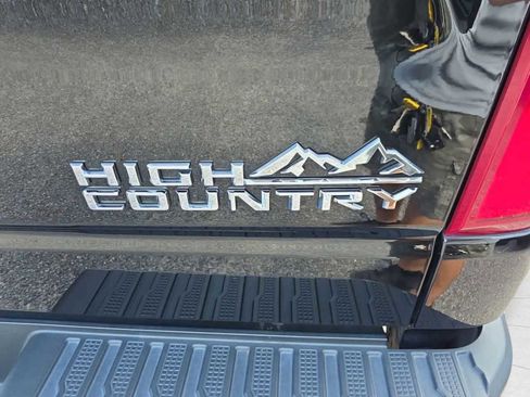 Used 2022 Chevrolet Silverado 1500 High Country w/ High Country Premium Package image 8