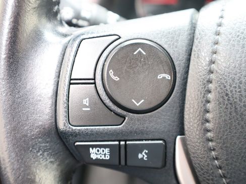 Used 2017 Toyota RAV4 SE w/ Advanced Technology Package image 36