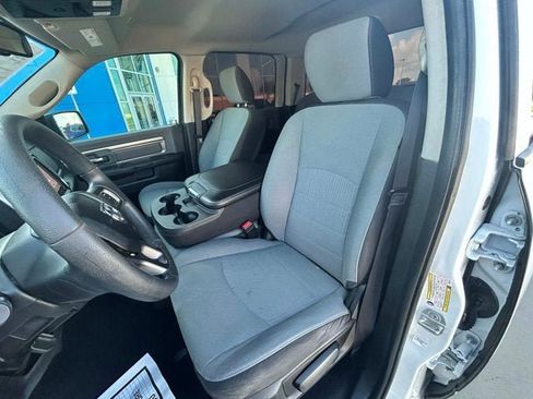 Used 2022 RAM 1500 Classic SLT w/ Electronics Group AWD/4WD image 9