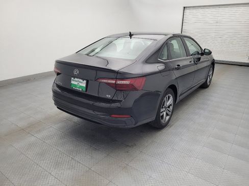 Used 2024 Volkswagen Jetta SE FWD image 9
