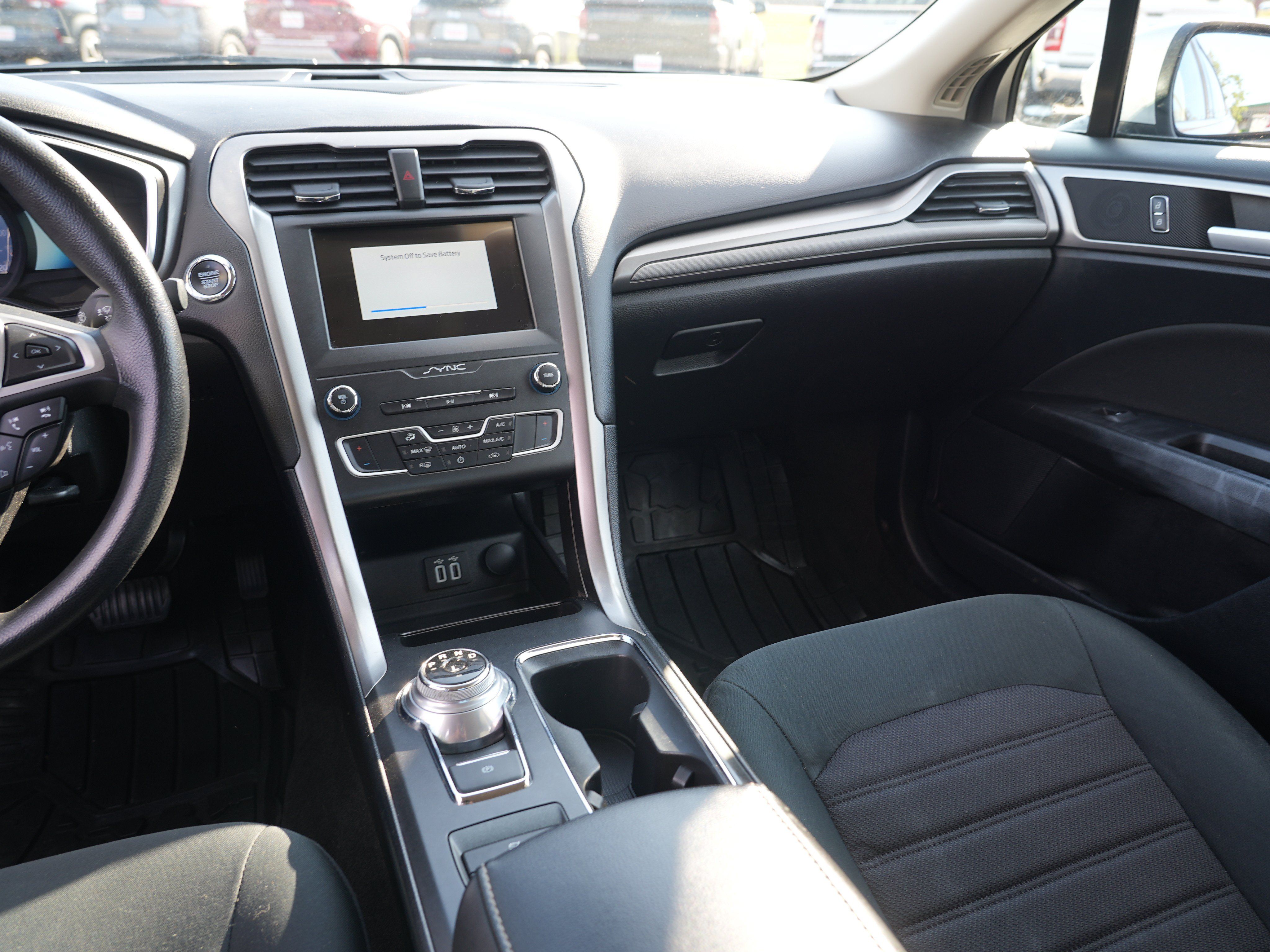 Used 2020 Ford Fusion SE FWD image 22