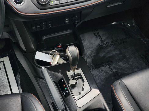 Used 2016 Toyota RAV4 SE image 14