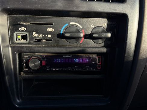 Used 1999 Toyota Tacoma 4x4 Regular Cab image 40