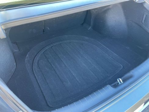 Used 2025 Hyundai Elantra Limited image 31