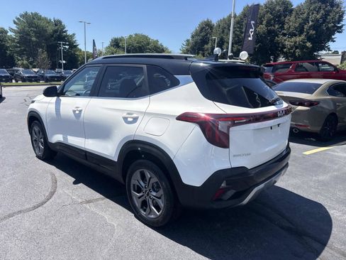 Used 2024 Kia Seltos S AWD/4WD image 3