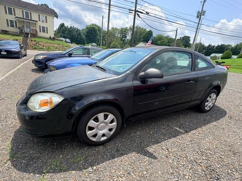 Used 2005 Chevrolet Cobalt Coupe FWD image 2