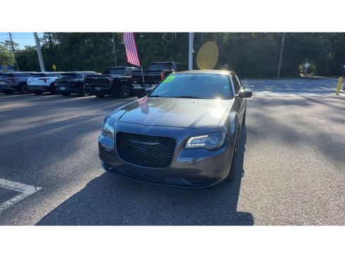Used 2021 Chrysler 300 Touring w/ Sport Appearance Package RWD image 7
