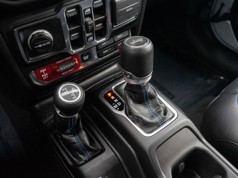 Used 2023 Jeep Wrangler Unlimited Rubicon 4xe w/ Cold Weather Group AWD/4WD image 21