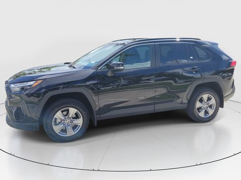 Certified 2024 Toyota RAV4 XLE w/ Convenience Package FWD image 4