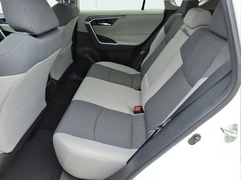Used 2020 Toyota RAV4 XLE image 13
