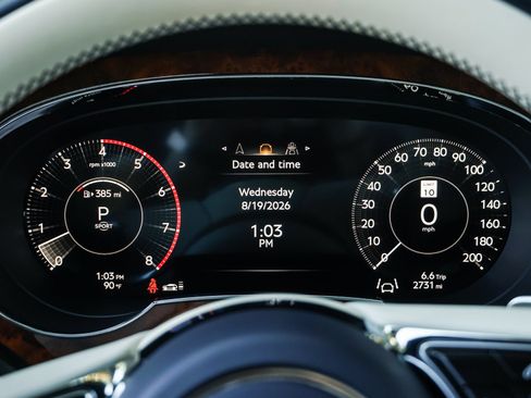 Certified 2024 Bentley Bentayga AWD/4WD image 12