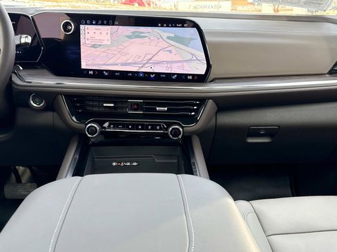 Used 2025 Chevrolet Tahoe Z71 w/ Z71 Off-Road Package image 16