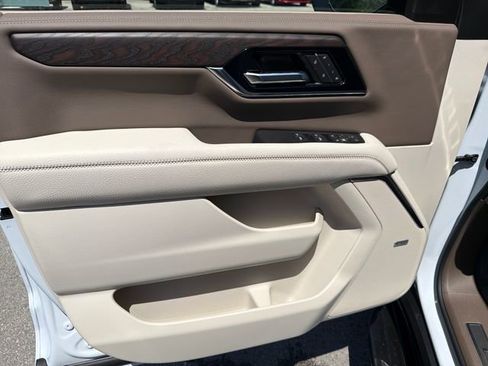 New 2026 GMC Yukon Denali AWD/4WD image 15