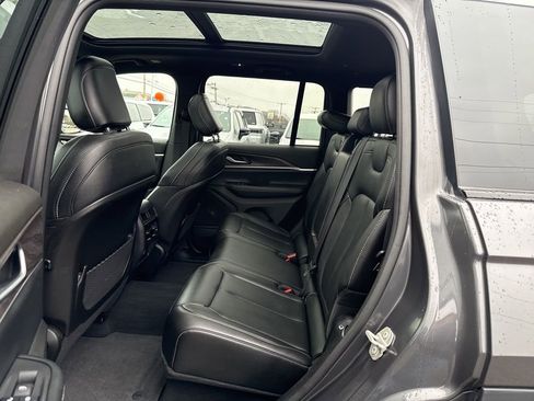 Certified 2024 Jeep Grand Cherokee Limited image 25