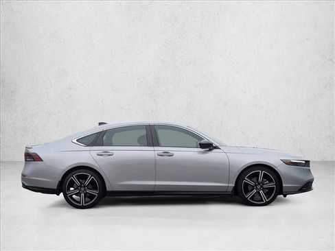 Used 2023 Honda Accord Sport image 4