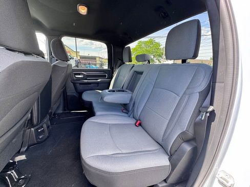 Used 2024 RAM 2500 Big Horn w/ Protection Group AWD/4WD image 17