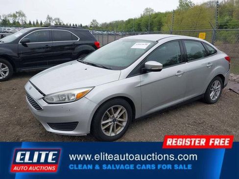 Used 2017 Ford Focus SE FWD image 3