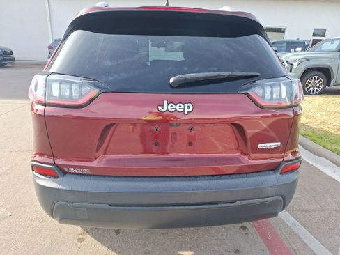 Used 2019 Jeep Cherokee Latitude w/ Popular Appearance Group image 5