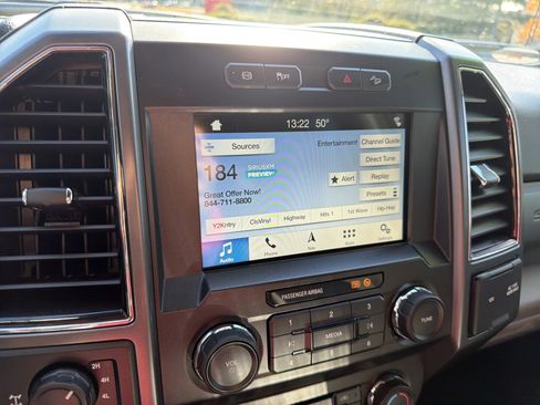 Used 2019 Ford F250 XLT w/ XLT Premium Package image 6