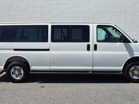 Used 2025 Chevrolet Express 3500 LT w/ LT Preferred Equipment Group RWD image 32