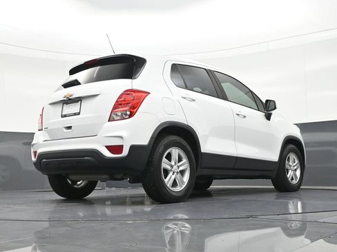 Used 2020 Chevrolet Trax LS FWD image 31