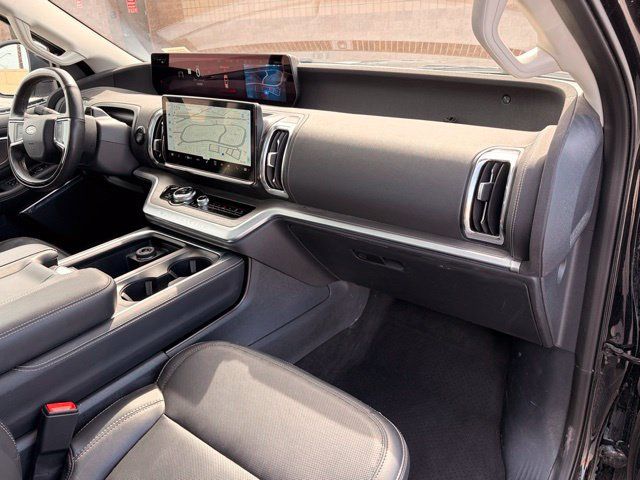 Used 2025 Ford Expedition Max Platinum AWD/4WD image 14