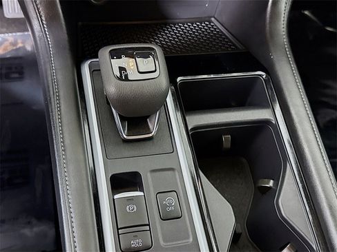 Certified 2024 Nissan Pathfinder SV image 10