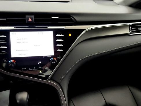 Used 2018 Toyota Camry SE w/ Audio Package FWD image 29