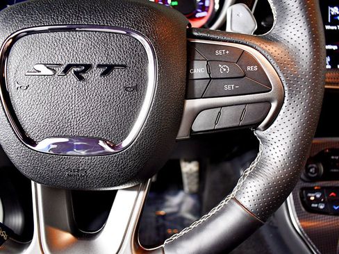 Used 2015 Dodge Challenger SRT Hellcat image 28