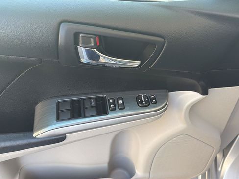 Used 2012 Toyota Camry LE FWD image 14