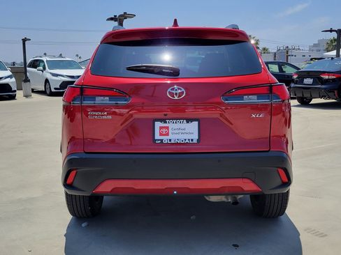 Certified 2024 Toyota Corolla Cross XLE image 5