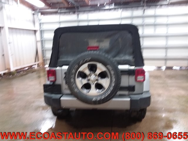 Used 2017 Jeep Wrangler Unlimited Sahara AWD/4WD image 8