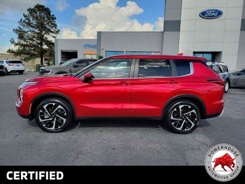 Used 2023 Mitsubishi Outlander SE image 3