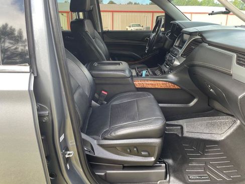 Used 2018 Chevrolet Suburban Premier RWD image 26