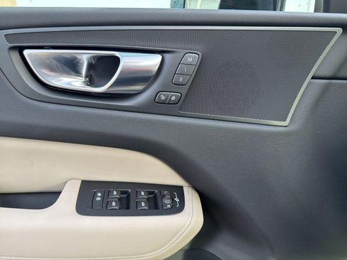 New 2026 Volvo XC60 B5 Plus w/ Protection Package Premier image 20